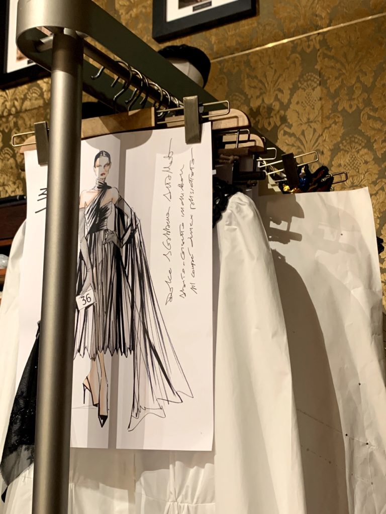 “Dal cuore alle mani”, l'universo di Dolce & Gabbana in mostra a Roma: il richiamo alla Sicilia è forte 16 L'area sartoria