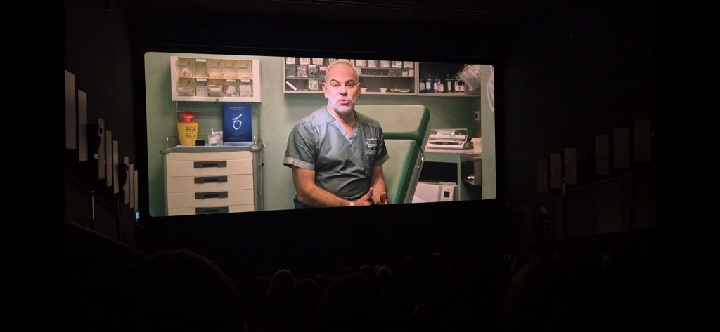 Chirurgia ed emotività: il palermitano Fabrizio Melfa protagonista della docuserie Amazon Prime "L’arte della bellezza emotiva" 5 Presentazione della docuserie "L'arte bellezza emotiva"