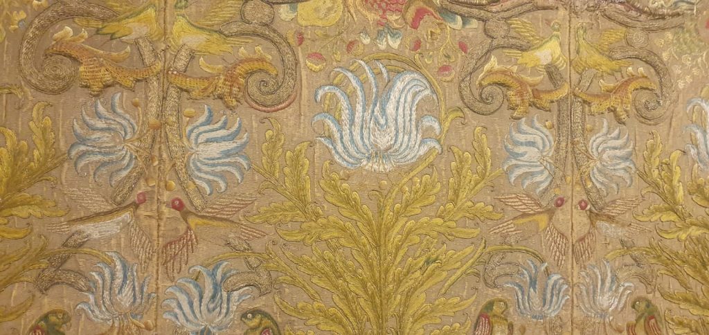 Gli Arazzi siciliani del Seicento: quando l'arte del filo ricamava la morale dei miti 2 Gli Arazzi siciliani del Seicento: quando l'arte del filo ricamava la morale dei miti - Be Sicily Mag - Particolari di un arazzo 2