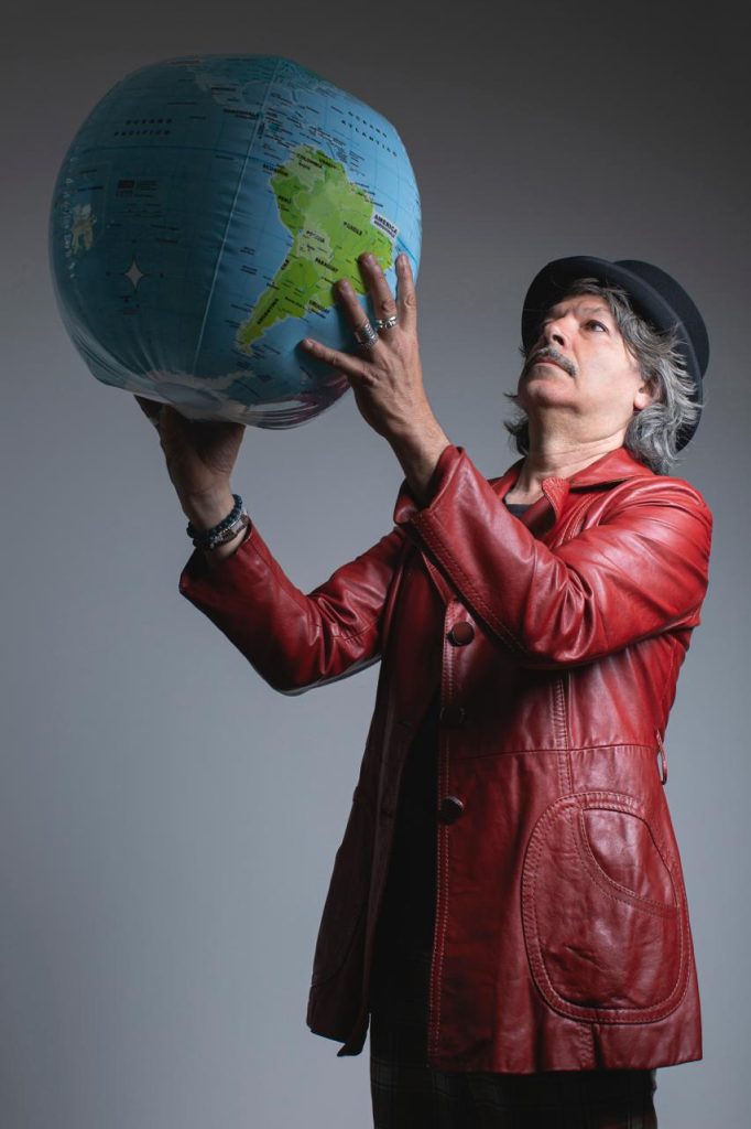 Dario Sulis presenta il nuovo singolo Barriere: "L’immigrazione è una ricchezza, non una minaccia" 2 Dario Sulis presenta il nuovo singolo Barriere: "L’immigrazione è una ricchezza, non una minaccia" - Be Sicily Mag - WhatsApp Image 2025 06 27 at 13.55.33 1