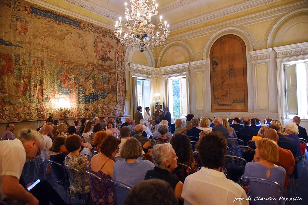 Il ministro Alessandro Giuli presenta a Palermo il libro “Antico presente. Viaggio nel sacro vivente”: “La Sicilia è totalità ma anche misura" 3 La platea alla presentazione del libro di Alessandro Giuli