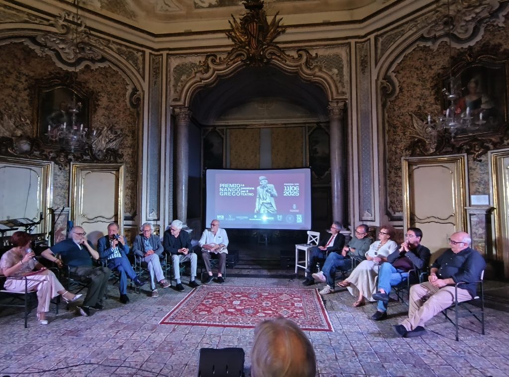 Un premio per ricordare Nando Greco, fondatore del Teatro Club di Catania: i riconoscimenti assegnati nella prima edizione 2 Un premio per ricordare Nando Greco, fondatore del Teatro Club di Catania: i riconoscimenti assegnati nella prima edizione - Be Sicily Mag - premio nando greco