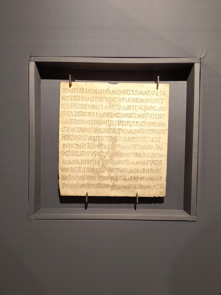 Dal Louvre al Museo Diocesano di Catania: l'epigrafe di Iulia Florentina è tornata a casa - Be Sicily Mag - 1000081469