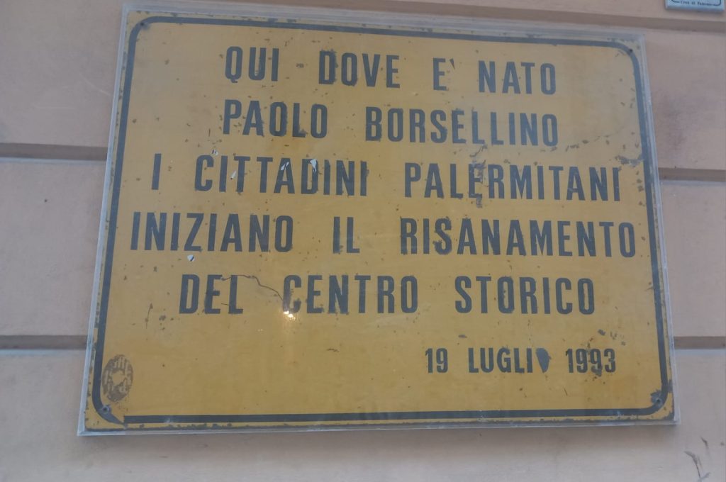 Essere “medico in terra di mafia”: il racconto di Pietro Di Pasquale, cardiologo e amico di Paolo Borsellino 3 L'insegna della Casa di Paolo