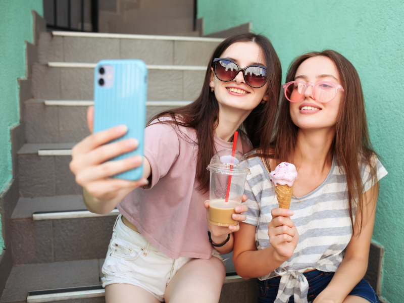 Da Boomer a Gen Z: chi siamo davvero dietro a tutti questi soprannomi? 9 Generazione Z