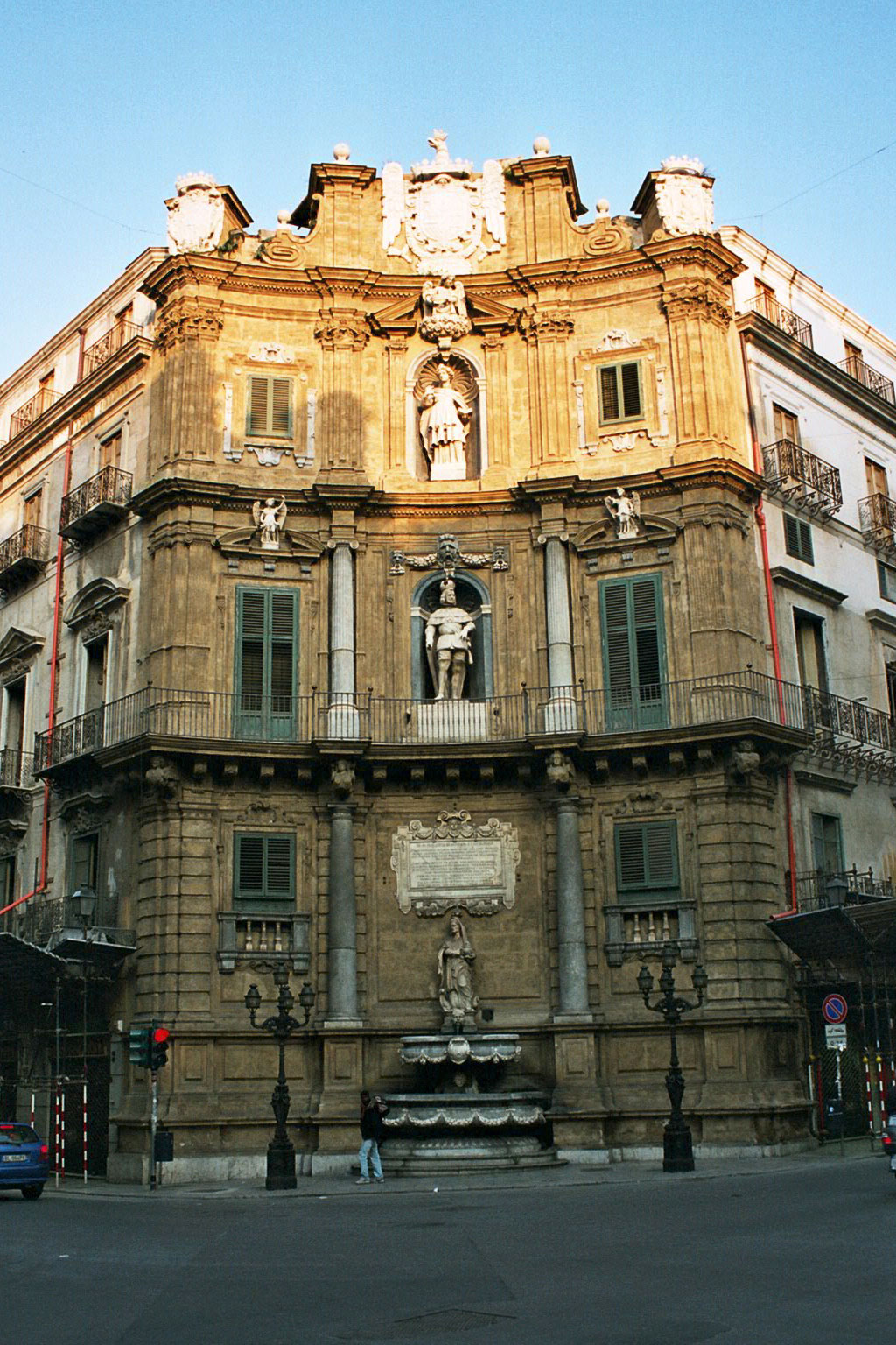 Cosa nascondono davvero i Quattro Canti? Spoiler: un sacco di cose 4 Cosa nascondono davvero i Quattro Canti? Spoiler: un sacco di cose - Be Sicily Mag - Palermo Quattro Canti bjs2007 02