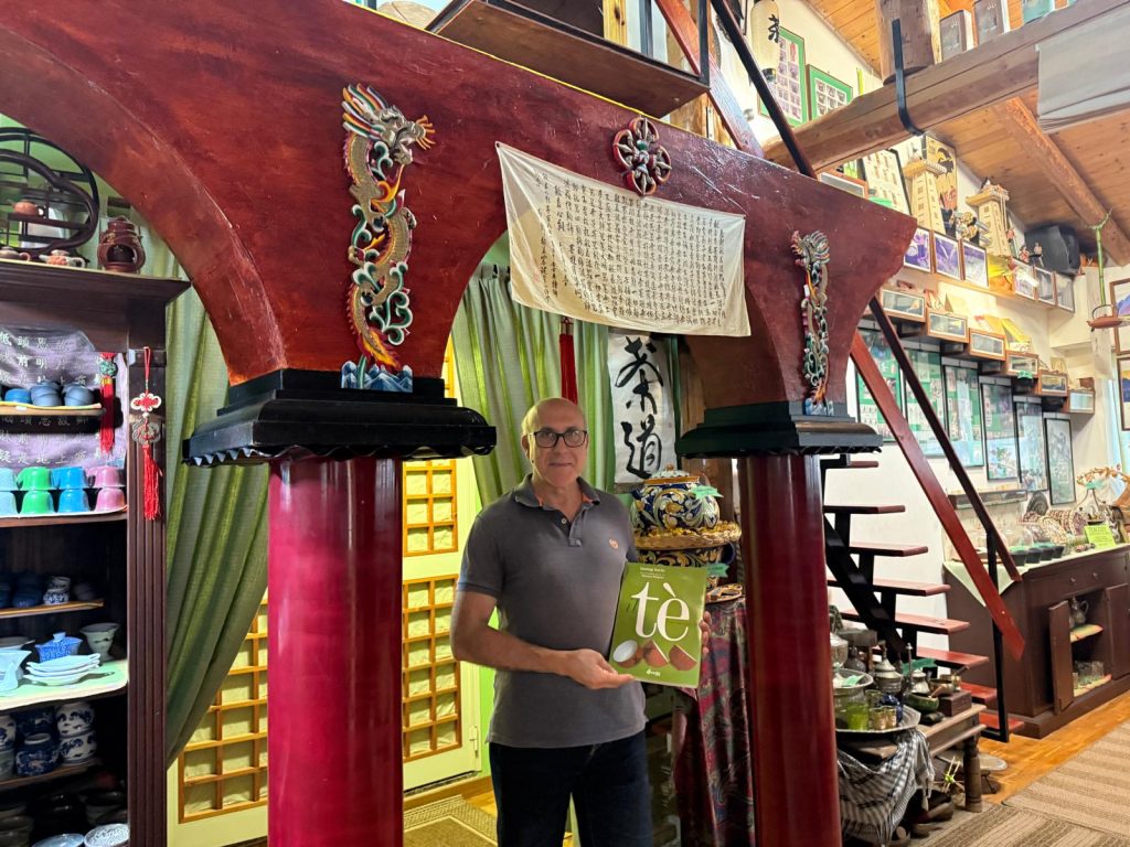 La Casa del Tè in Sicilia tra cerimonie zen e record: un viaggio in Oriente con Salvo Pellegrino 4 La Casa del Tè in Sicilia tra cerimonie zen e record: un viaggio in Oriente con Salvo Pellegrino - Be Sicily Mag - Sala da te 21