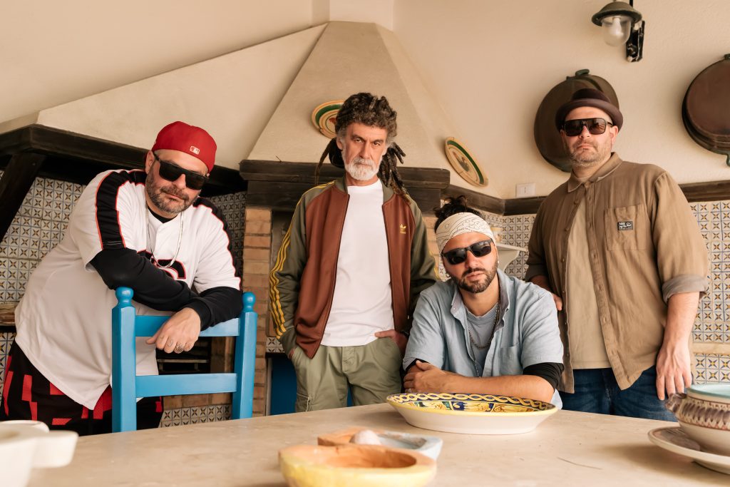 Cous Cous Fest: a San Vito Lo Capo i Gemelli Diversi, Fedez, Raf e Serena Brancale 4 Cous Cous Fest: a San Vito Lo Capo i Gemelli Diversi, Fedez, Raf e Serena Brancale - Be Sicily Mag - Shakalab