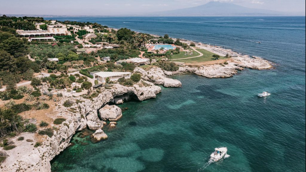 La sorpresa di Karius a Brucoli: doppio compleanno da sogno per Diletta Leotta al Mangia’s - Be Sicily Mag - dji 0259