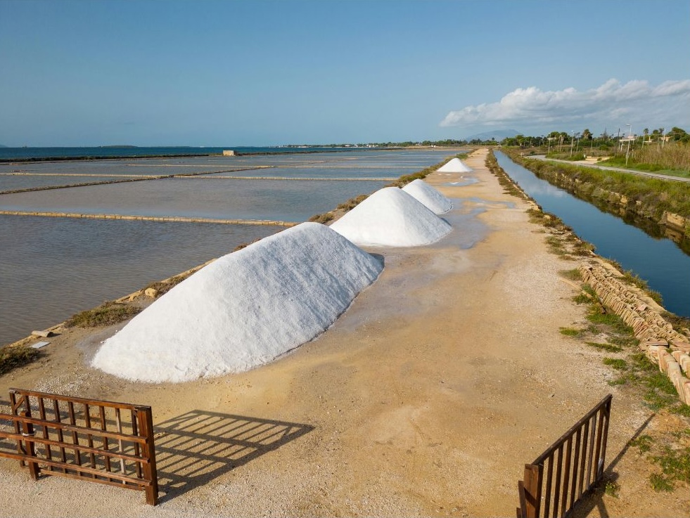 Altro che calamite: 5 souvenir originali dalla Sicilia (anche per bambini) 11 Le Saline di Trapani