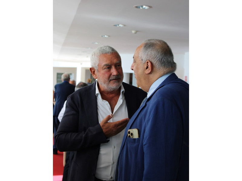 Mondello celebra l’oro verde: “L’Isola del Tesolio” rilancia il futuro dell’olio siciliano 5 Mondello celebra l’oro verde: “L’Isola del Tesolio” rilancia il futuro dell’olio siciliano - Be Sicily Mag - 3 3