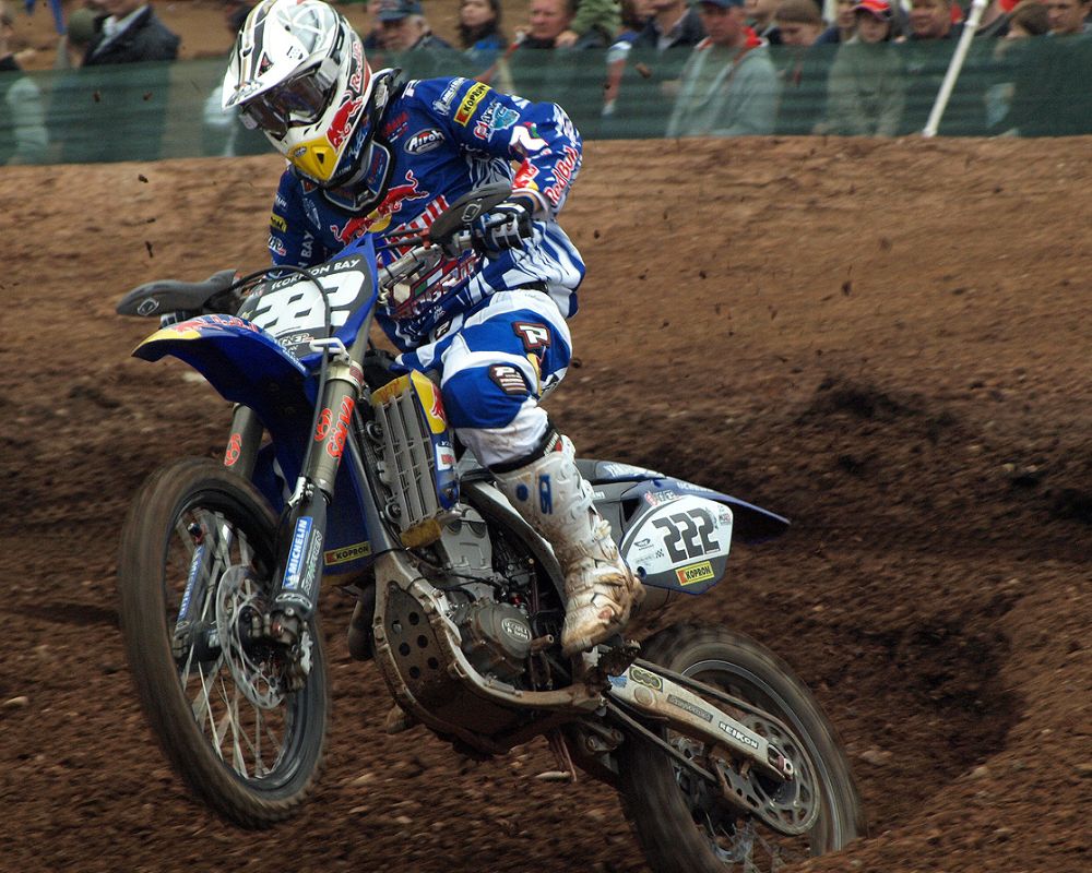 Da Patti al giro del mondo: il campione di motocross Tony Cairoli compie 40 anni 6 Da Patti al giro del mondo: il campione di motocross Tony Cairoli compie 40 anni - Be Sicily Mag - 3 6