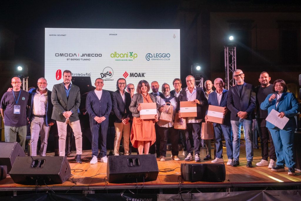 Marina Gourmet 2026: il fine dining che destagionalizza il turismo con chef stellati e giovani talenti 4 Marina Gourmet 2026: il fine dining che destagionalizza il turismo con chef stellati e giovani talenti - Be Sicily Mag - MG 2025 3