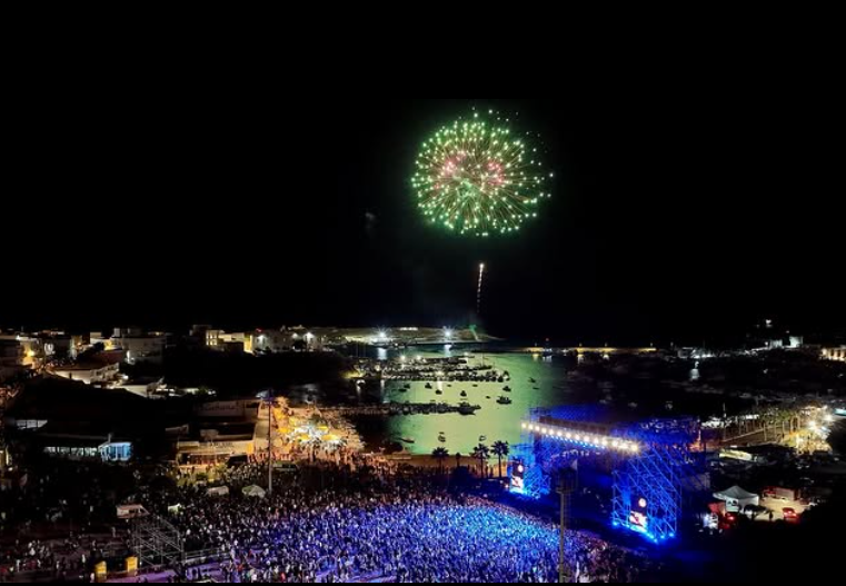 Baglioni emoziona Lampedusa con l’anteprima del suo 'Grand Tour - La Vita è Adesso' 2 Baglioni emoziona Lampedusa con l’anteprima del suo 'Grand Tour - La Vita è Adesso' - Be Sicily Mag - image 18