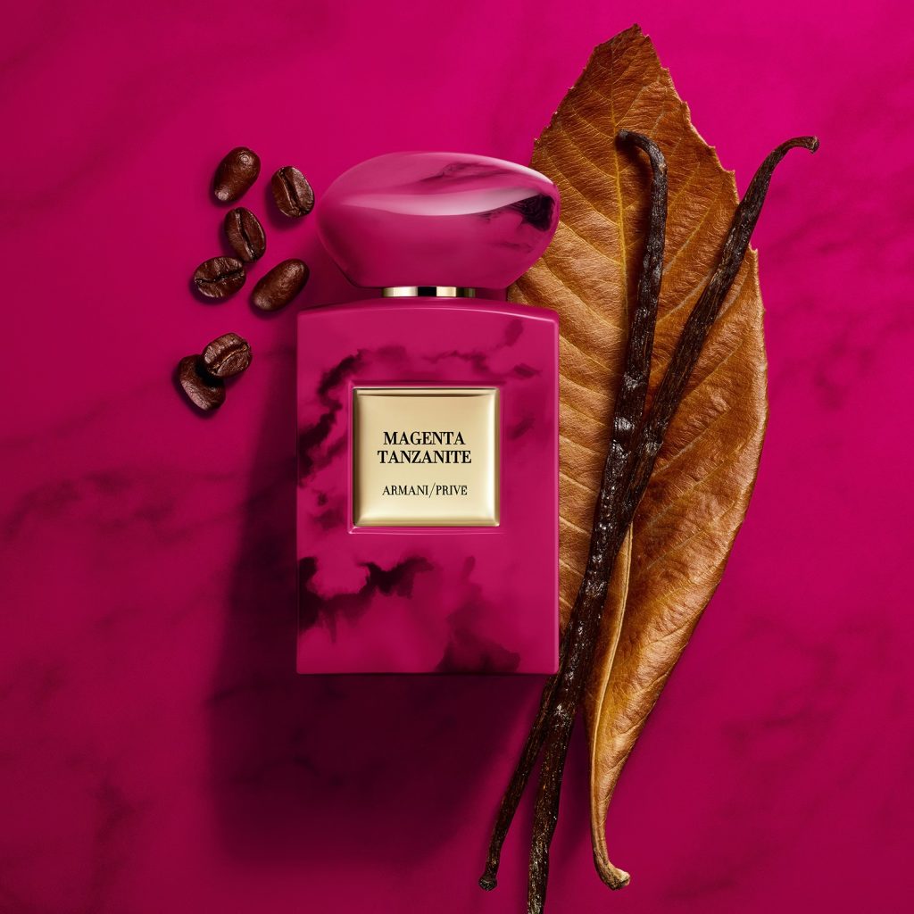 Profumi autunnali di tendenza nel 2025: le fragranze che accendono la stagione 17 Profumi autunnali di tendenza nel 2025: le fragranze che accendono la stagione - Be Sicily Mag - profumo Armani