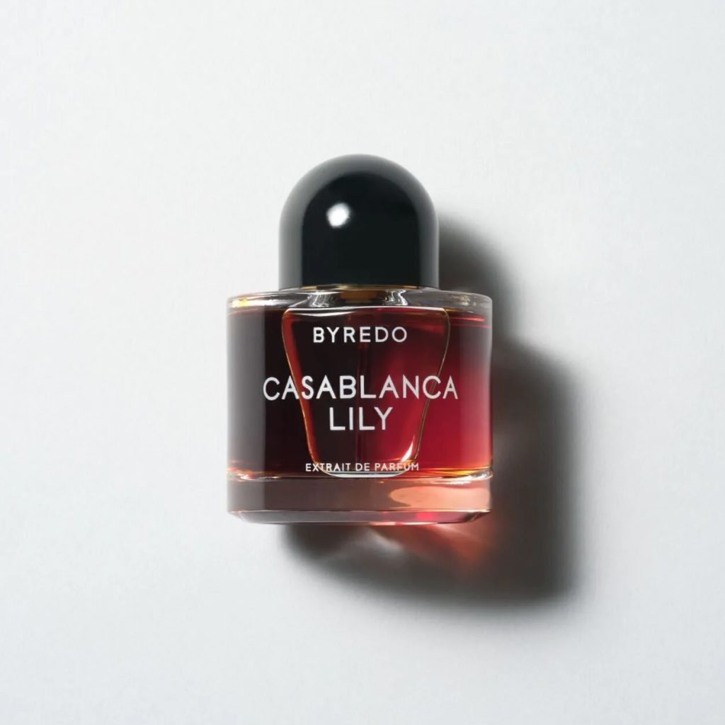 Profumi autunnali di tendenza nel 2025: le fragranze che accendono la stagione 11 Profumi autunnali di tendenza nel 2025: le fragranze che accendono la stagione - Be Sicily Mag - profumo Byredo
