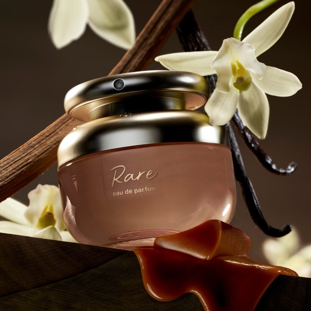 Profumi autunnali di tendenza nel 2025: le fragranze che accendono la stagione 15 Profumi autunnali di tendenza nel 2025: le fragranze che accendono la stagione - Be Sicily Mag - profumo Rare