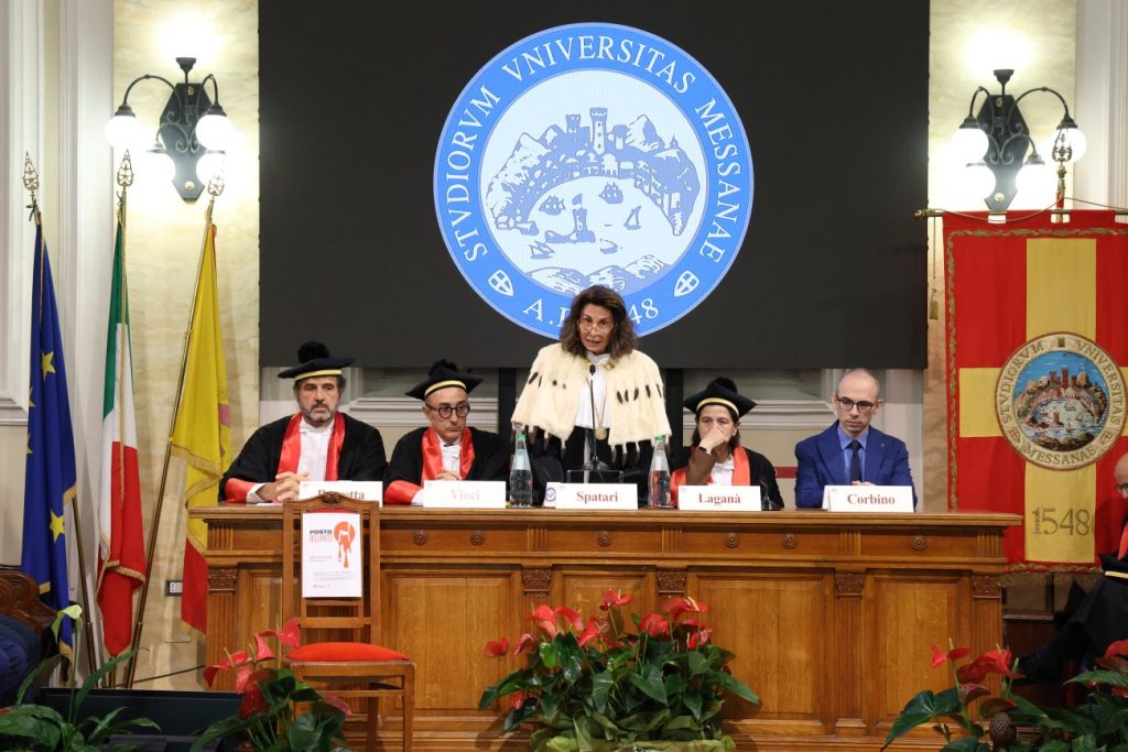 A Messina la laurea ad honorem per Sara Campanella: “Oggi possiamo finalmente dire che sei dottoressa” 4 A Messina la laurea ad honorem per Sara Campanella: “Oggi possiamo finalmente dire che sei dottoressa” - Be Sicily Mag - 3K7A1435