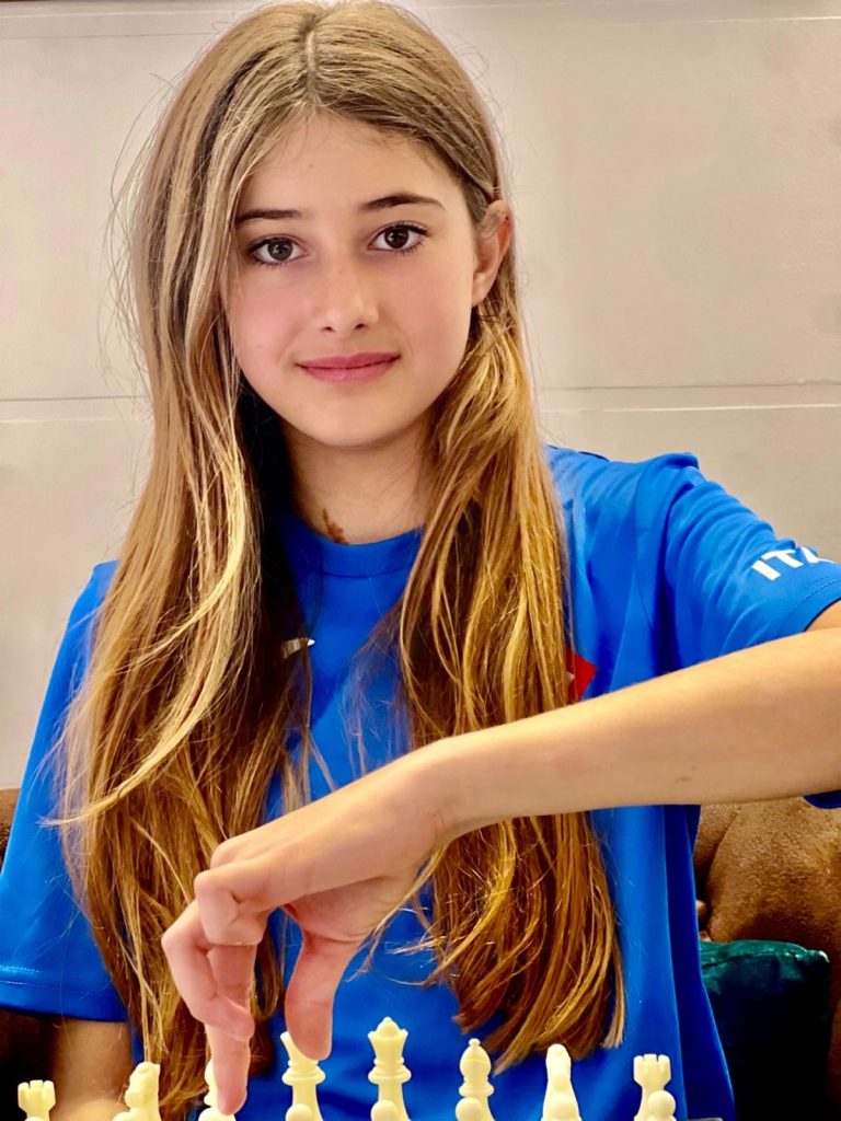 Clio Alessi, la piccola regina degli scacchi che incanta il mondo: “Ogni partita è una metafora della vita” 6 Clio Alessi