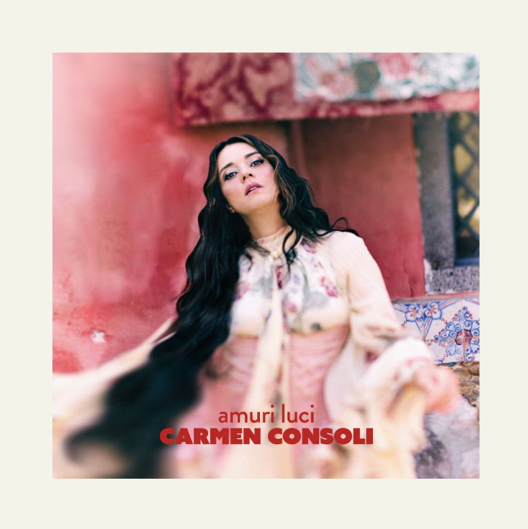 Carmen Consoli canta in siciliano, il nuovo album "Amuri luci" segna un ritorno alle radici - Be Sicily Mag - Carmen Consoli