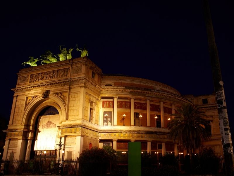 27 marzo, Giornata Mondiale del Teatro: viaggio nei teatri più belli e suggestivi della Sicilia 7 Teatro-Politeama Giornata Mondiale del Teatro
