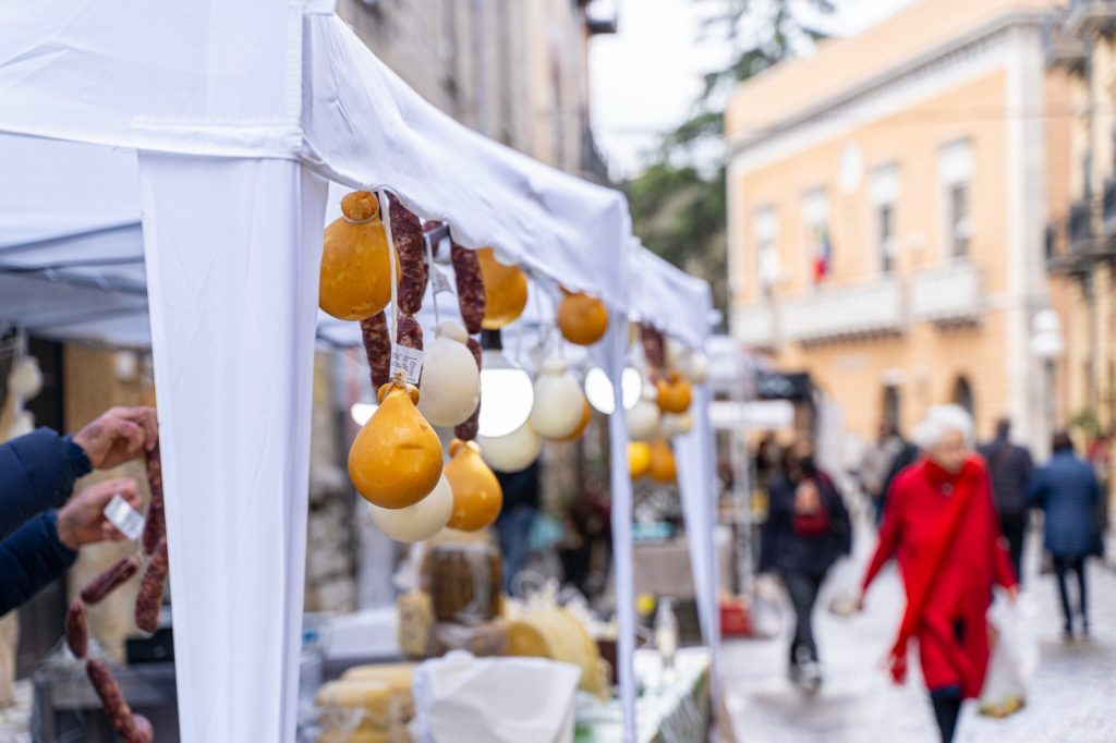 A Petralia Sottana si celebra la Festa dei Sapori Madoniti d’Autunno 3 A Petralia Sottana si celebra la Festa dei Sapori Madoniti d’Autunno - Be Sicily Mag - festa dei sapori madoniti copertina