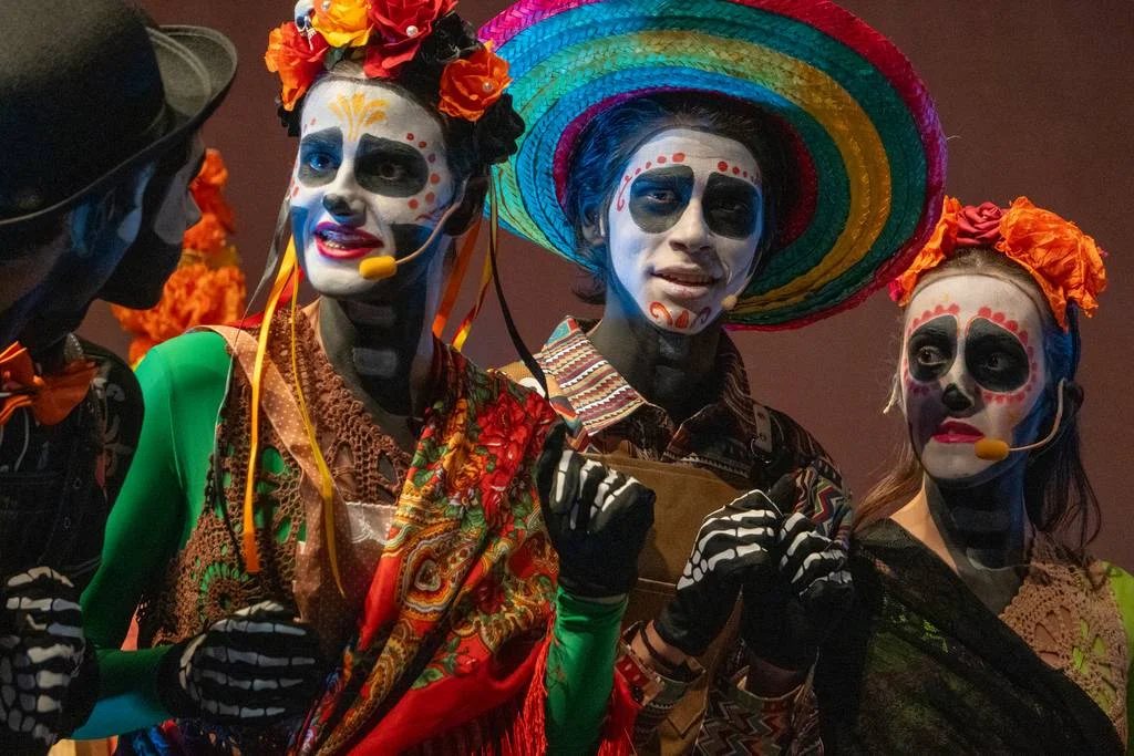 “Notte di Zucchero”: tre giorni di arte, memoria e tradizione per celebrare la Festa dei Morti a Palermo 4 “Notte di Zucchero”: tre giorni di arte, memoria e tradizione per celebrare la Festa dei Morti a Palermo - Be Sicily Mag - ndz2024 siamo coco 05478.jpg
