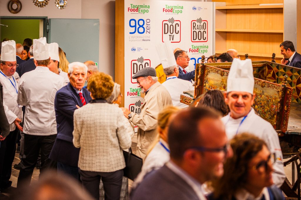 Taormina Food Expo 2025, la Sicilia del gusto tra eccellenze e visione mediterranea 2 Taormina Food Expo 2025, la Sicilia del gusto tra eccellenze e visione mediterranea - Be Sicily Mag - Taormina Food Expo 2025 2