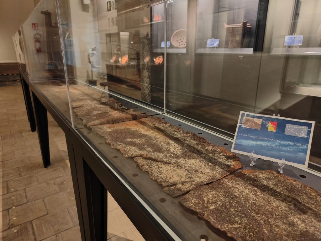 Mazara del Vallo nella Rete dei Musei Civici ANCI Sicilia: tra Consagra, anfore e un borgo che si reinventa 22 Mazara del Vallo nella Rete dei Musei Civici ANCI Sicilia: tra Consagra, anfore e un borgo che si reinventa - Be Sicily Mag - codici sommersi mazara del vallo museo del satiro