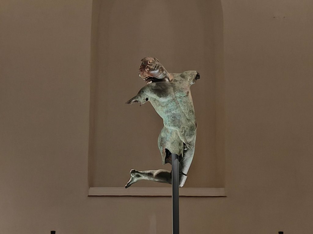 Mazara del Vallo nella Rete dei Musei Civici ANCI Sicilia: tra Consagra, anfore e un borgo che si reinventa 21 Mazara del Vallo nella Rete dei Musei Civici ANCI Sicilia: tra Consagra, anfore e un borgo che si reinventa - Be Sicily Mag - satiro danzante mazara
