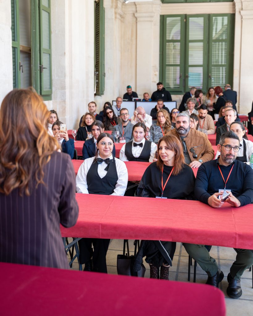 Vinacria 2025, Ortigia brinda al vino POP: boom di presenze 2 Vinacria 2025, Ortigia brinda al vino POP: boom di presenze - Be Sicily Mag - vinacria 2