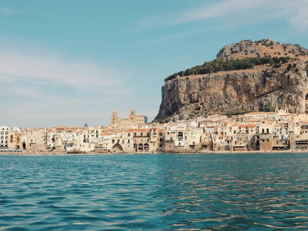Quattro borghi siciliani dove il Natale sembra fermare il tempo 7 Quattro borghi siciliani dove il Natale sembra fermare il tempo - Be Sicily Mag - CAFALU