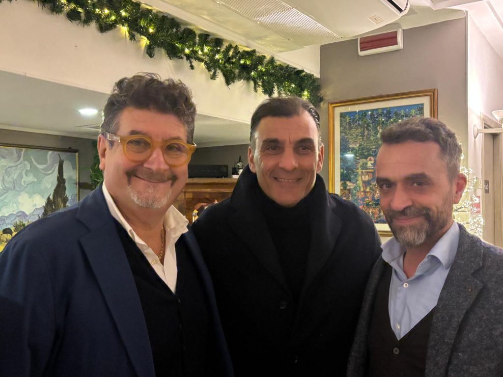 Un gala per l'inclusione all'Ambasciatori di Palermo: protagonisti i ragazzi con sindrome di Down e disabilità intellettivo-relazionali - Be Sicily Mag - Da sinistra Massaro Tamajo De Paoli