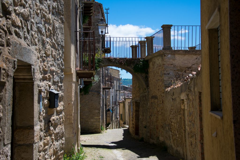 Alla scoperta di Gangi con la Rete dei Musei ANCI Sicilia: da Giambecchina alle origini del primo Borgo dei Borghi d’Italia - Be Sicily Mag - SCORCIO GANGI