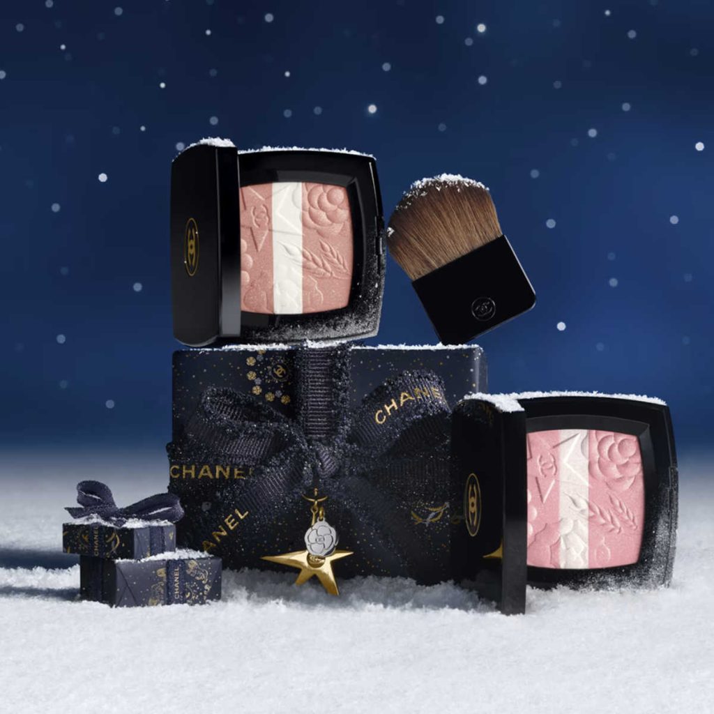 Tendenze beauty di dicembre 2025: limited edition natalizie da scoprire, tra make-up e skincare 10 tendenze beauty di dicembre