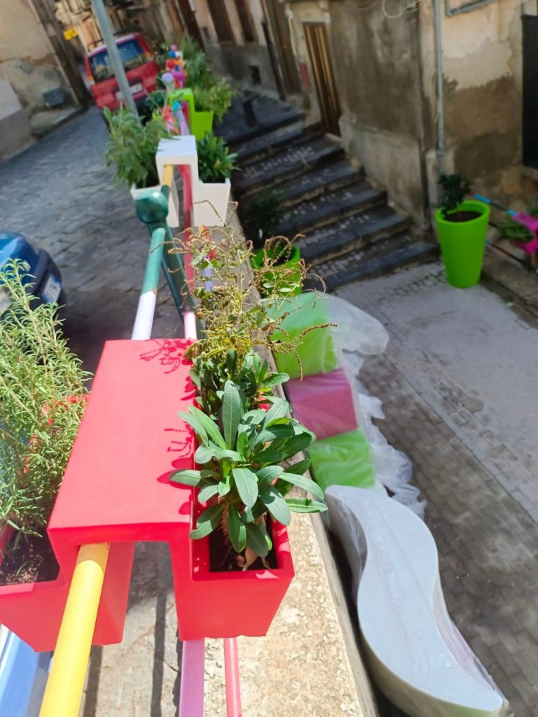 Alla scoperta di Caltanissetta nella Rete dei Musei Civici Anci Sicilia tra barocco, rifugi e rigenerazione urbana 32 Alla scoperta di Caltanissetta nella Rete dei Musei Civici Anci Sicilia tra barocco, rifugi e rigenerazione urbana - Be Sicily Mag - fioriere saccara