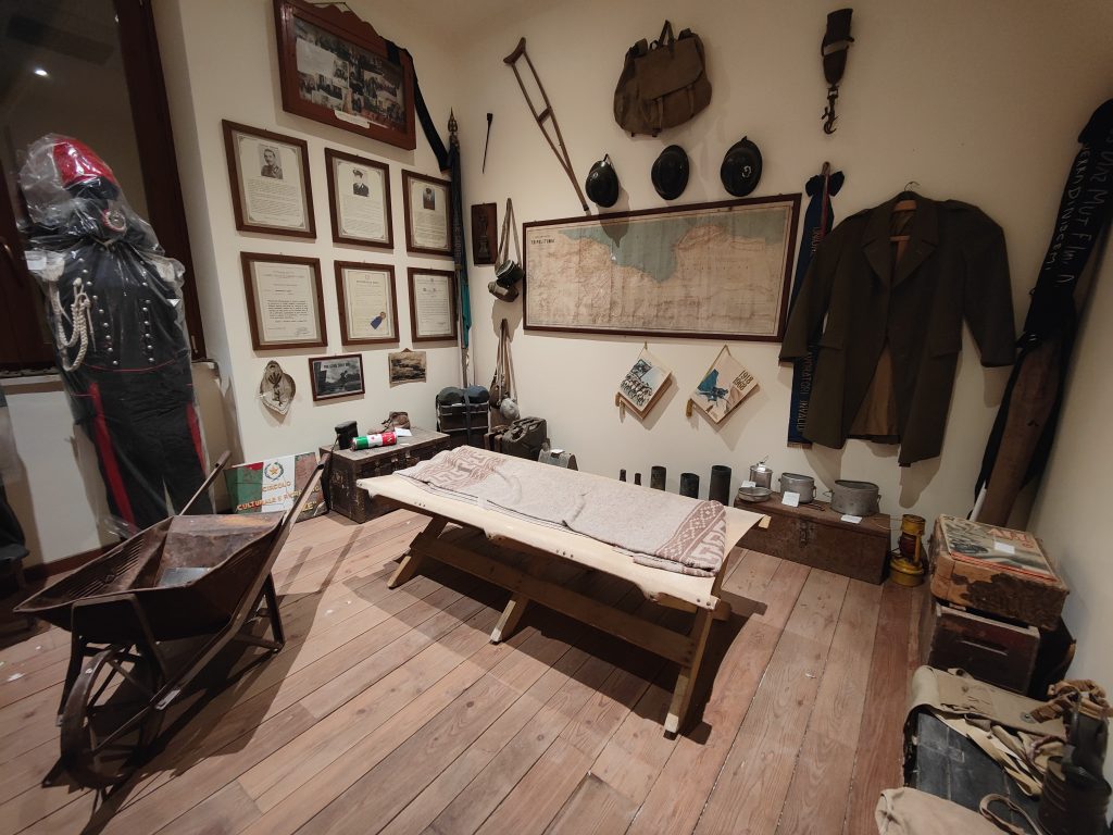 Alla scoperta di Niscemi con la Rete dei Musei ANCI Sicilia: memoria collettiva tra civiltà contadina e natura - Be Sicily Mag - museo niscemi anci II guerra mondiale