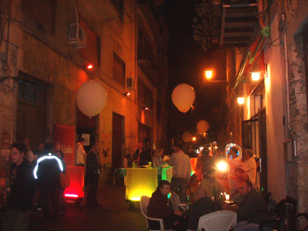 I Candelai, 30 anni di musica e visioni: da Bugo ai Maneskin, quando il futuro passa dal palco di Palermo 7 I Candelai, 30 anni di musica e visioni: da Bugo ai Maneskin, quando il futuro passa dal palco di Palermo - Be Sicily Mag - I Candelai 3