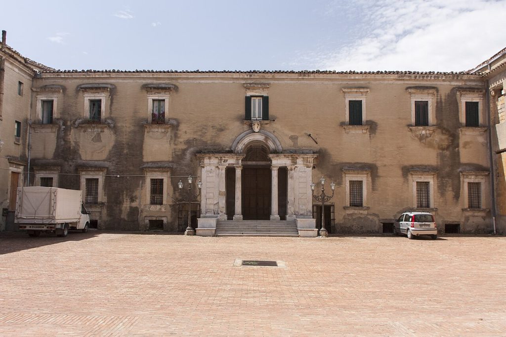 Niscemi, la città che racconta tremila anni di storia e oggi rischia di tacere - Be Sicily Mag - Palazzo Branciforte