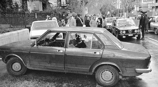 Piersanti Mattarella a 46 anni dall’omicidio: storia e inchieste nel libro di Miguel Gotor 5 Piersanti Mattarella a 46 anni dall’omicidio: storia e inchieste nel libro di Miguel Gotor - Be Sicily Mag - image 1