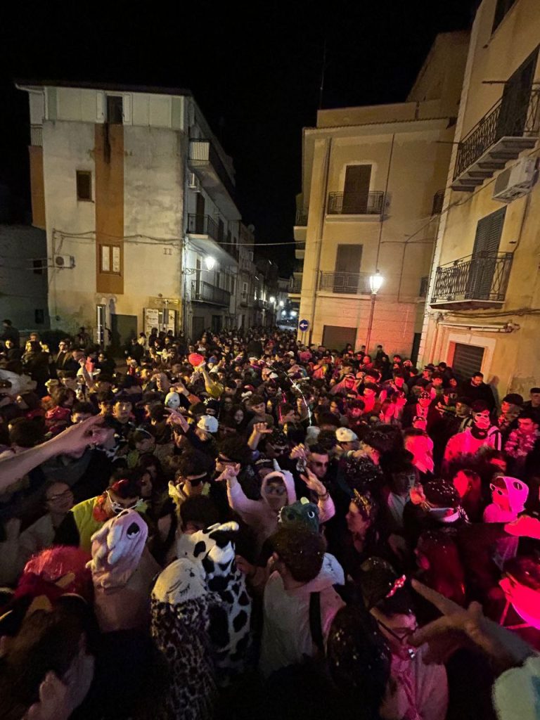 Il Carnevale di Aragona simbolo di comunità: "Così facciamo divertire i giovani" - Be Sicily Mag - photo 6017184250840419130 y 1