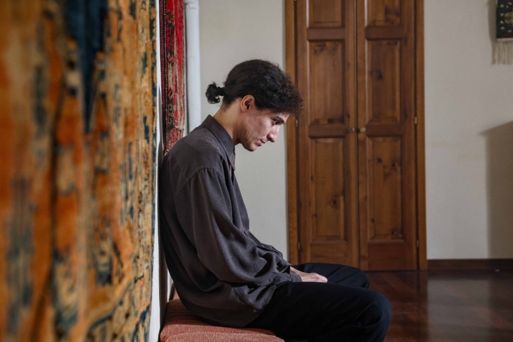 Dario Aita: “Con Battiato ho aperto le porte alla spiritualità, il dialetto è un ritorno alle origini” 10 Dario Aita: “Con Battiato ho aperto le porte alla spiritualità, il dialetto è un ritorno alle origini” - Be Sicily Mag - 7X1A1780 Aita foto di Azzurra Primavera