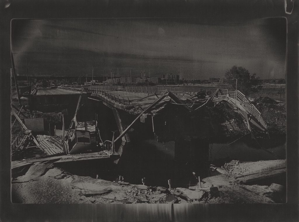 A Palermo le Giornate della cultura ucraina tra cinema, letteratura e arte - Be Sicily Mag - Bogdan Gulyay Blown up bridge over the Irpin Rive Irpin Kyiv region