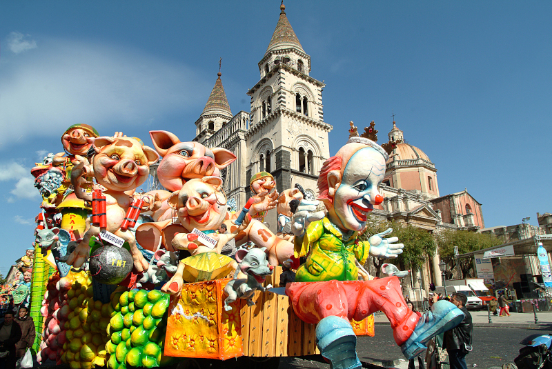 Classifica del Carnevale d’Italia 2026: prima la Sicilia con Acireale e Sciacca 3 Classifica del Carnevale d’Italia 2026: prima la Sicilia con Acireale e Sciacca - Be Sicily Mag - Carnevale di Acireale