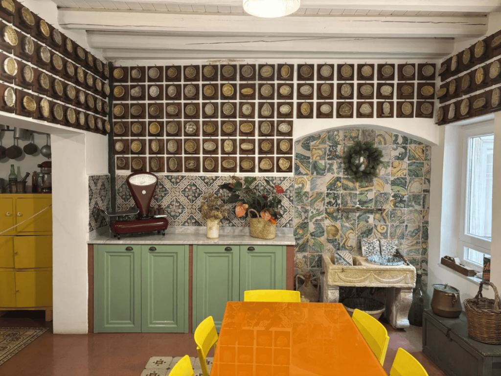 Il Museo delle Maioliche a Palermo, da un'idea di Pio Mellina 4 Il Museo delle Maioliche a Palermo, da un'idea di Pio Mellina - Be Sicily Mag - Cucina Museo delle Maioliche 1