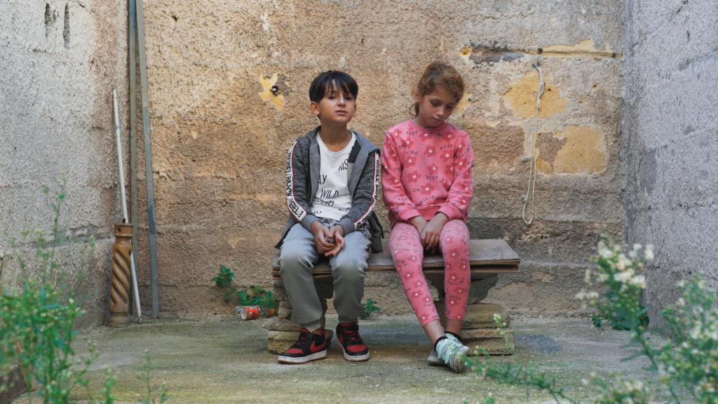 "Il Castello indistruttibile": l’infanzia che resiste a Danisinni 3 "Il Castello indistruttibile": l’infanzia che resiste a Danisinni - Be Sicily Mag - Il Castello Indistruttibile 03 1024x576 1
