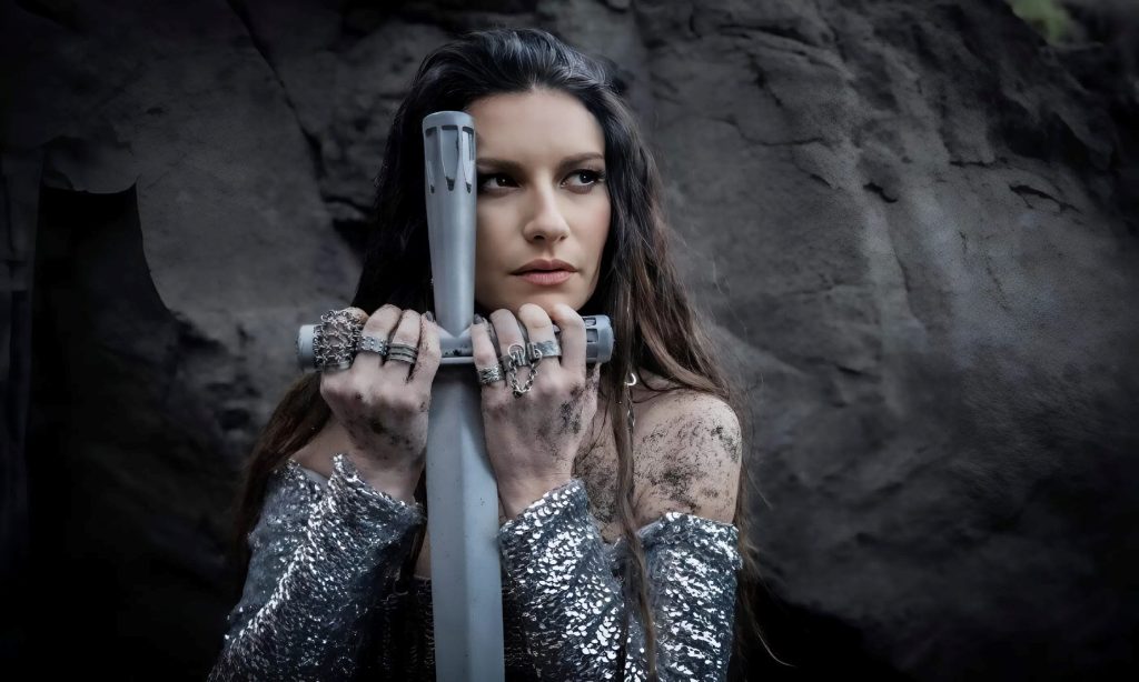 Laura Pausini: “La musica è un'arma rivoluzionaria, non ho mai sognato di essere famosa” 3 Laura Pausini: “La musica è un'arma rivoluzionaria, non ho mai sognato di essere famosa” - Be Sicily Mag - Laura Pausini foto 1