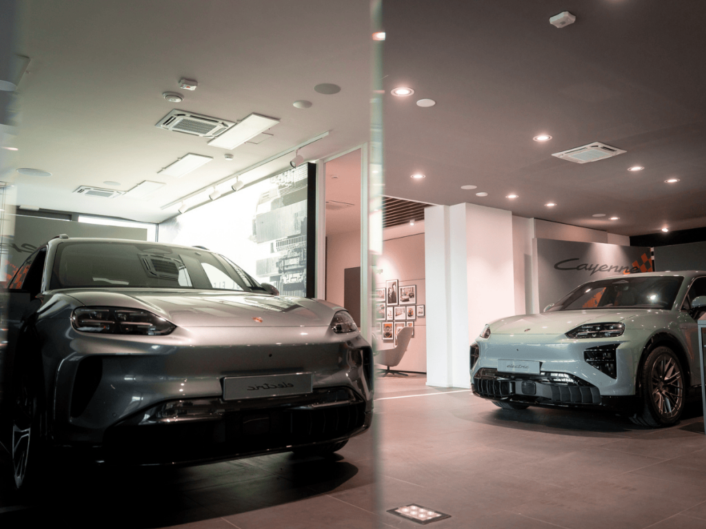 Presentate nei Centri Porsche Catania e Palermo le nuove Cayenne Electric e Cayenne Turbo Electric 5 Presentate nei Centri Porsche Catania e Palermo le nuove Cayenne Electric e Cayenne Turbo Electric - Be Sicily Mag - Porsche Cayenne Electric Centri Porsche Palermo e Catania 1