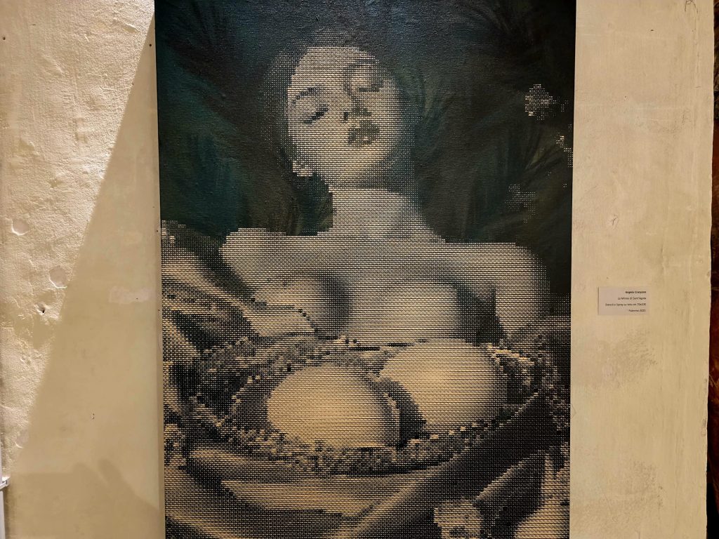 “Simbolica”, la mostra che trasforma Catania per guardare Sant'Agata con occhi nuovi 4 “Simbolica”, la mostra che trasforma Catania per guardare Sant'Agata con occhi nuovi - Be Sicily Mag - santagata simbolica 2