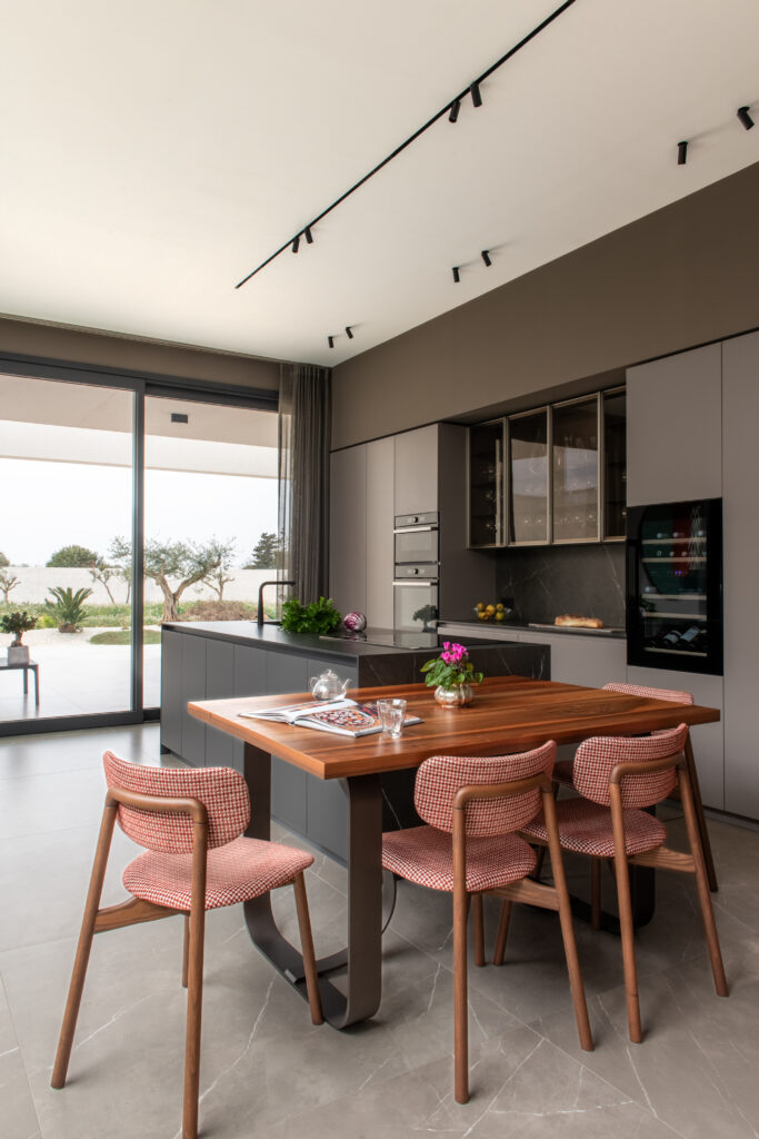 Anna Giustolisi Architetti: Omaggio al territorio e al colore - Be Sicily Mag - 2 casa a corte marsala